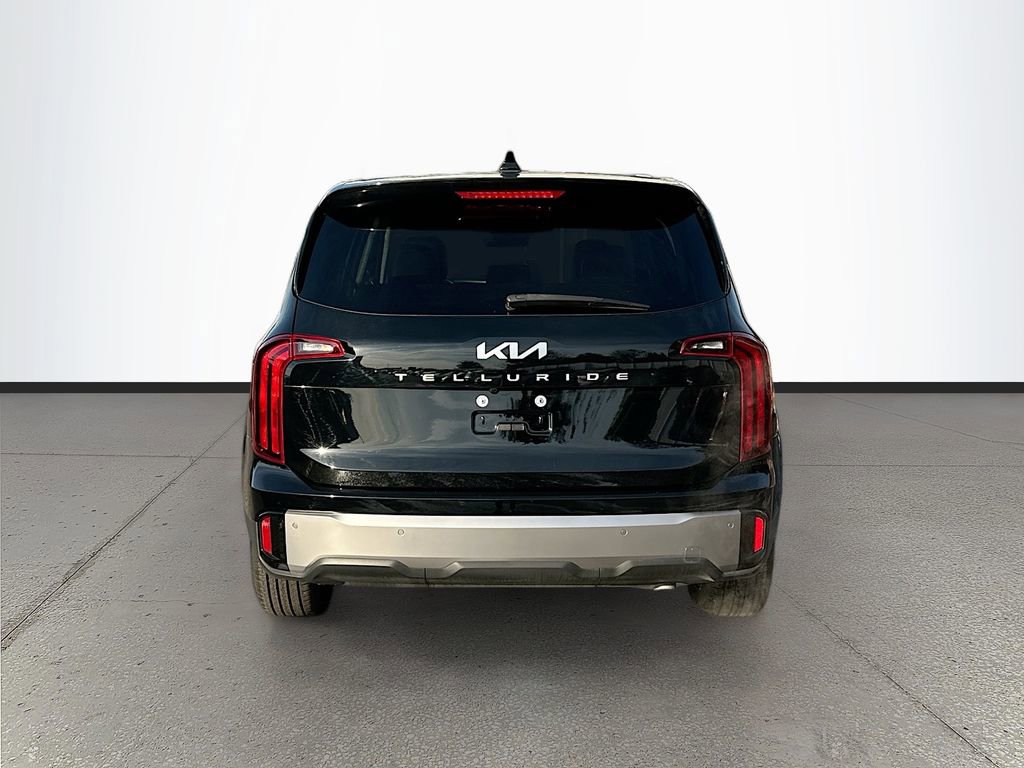 Certified 2025 Kia Telluride LX image 6
