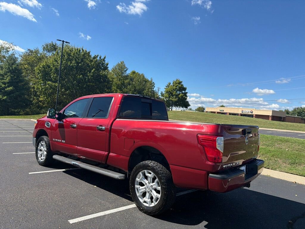Used 2019 Nissan Titan SV w/ SV Convenience Package image 6