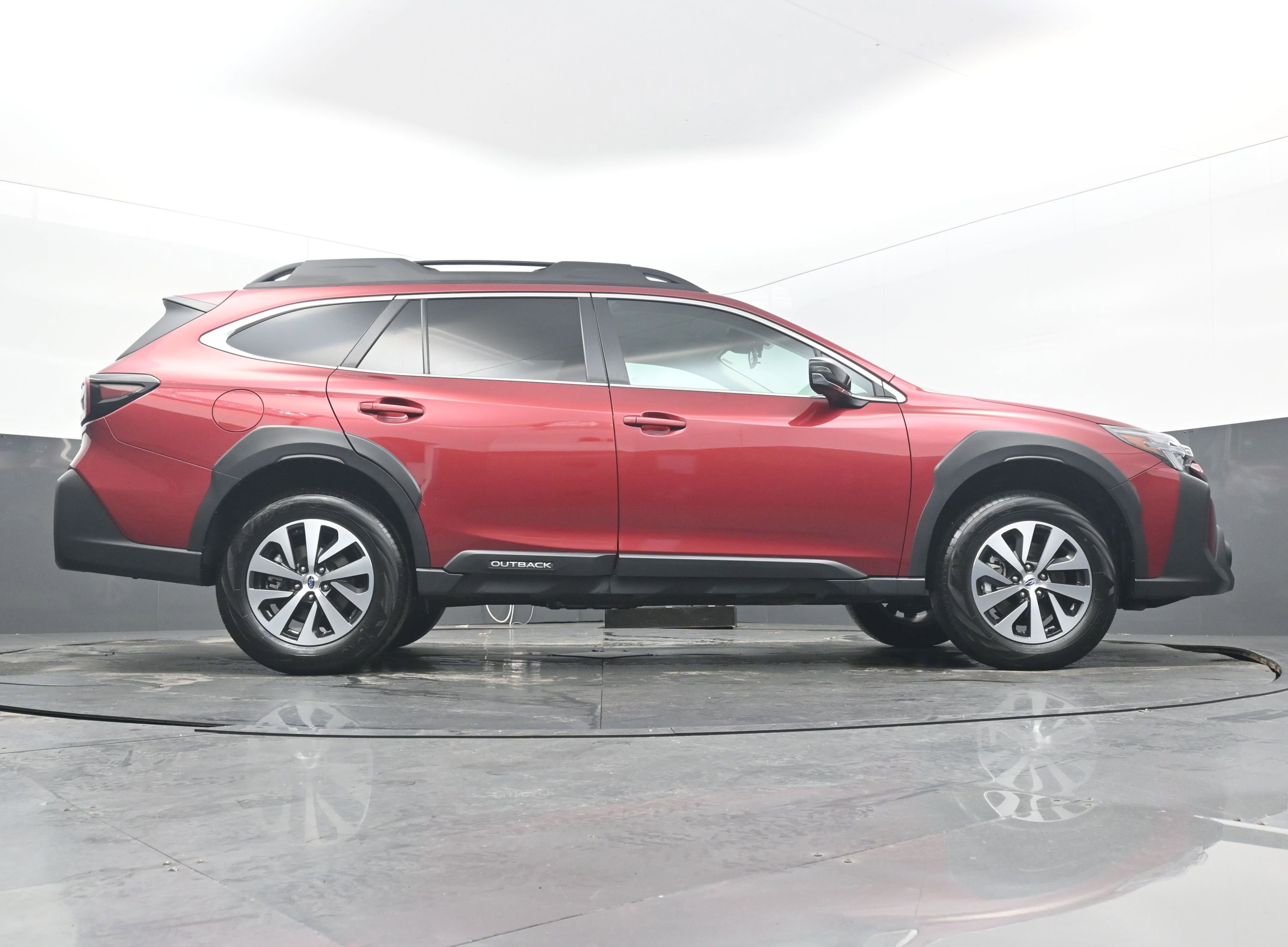 Used 2025 Subaru Outback Premium image 31