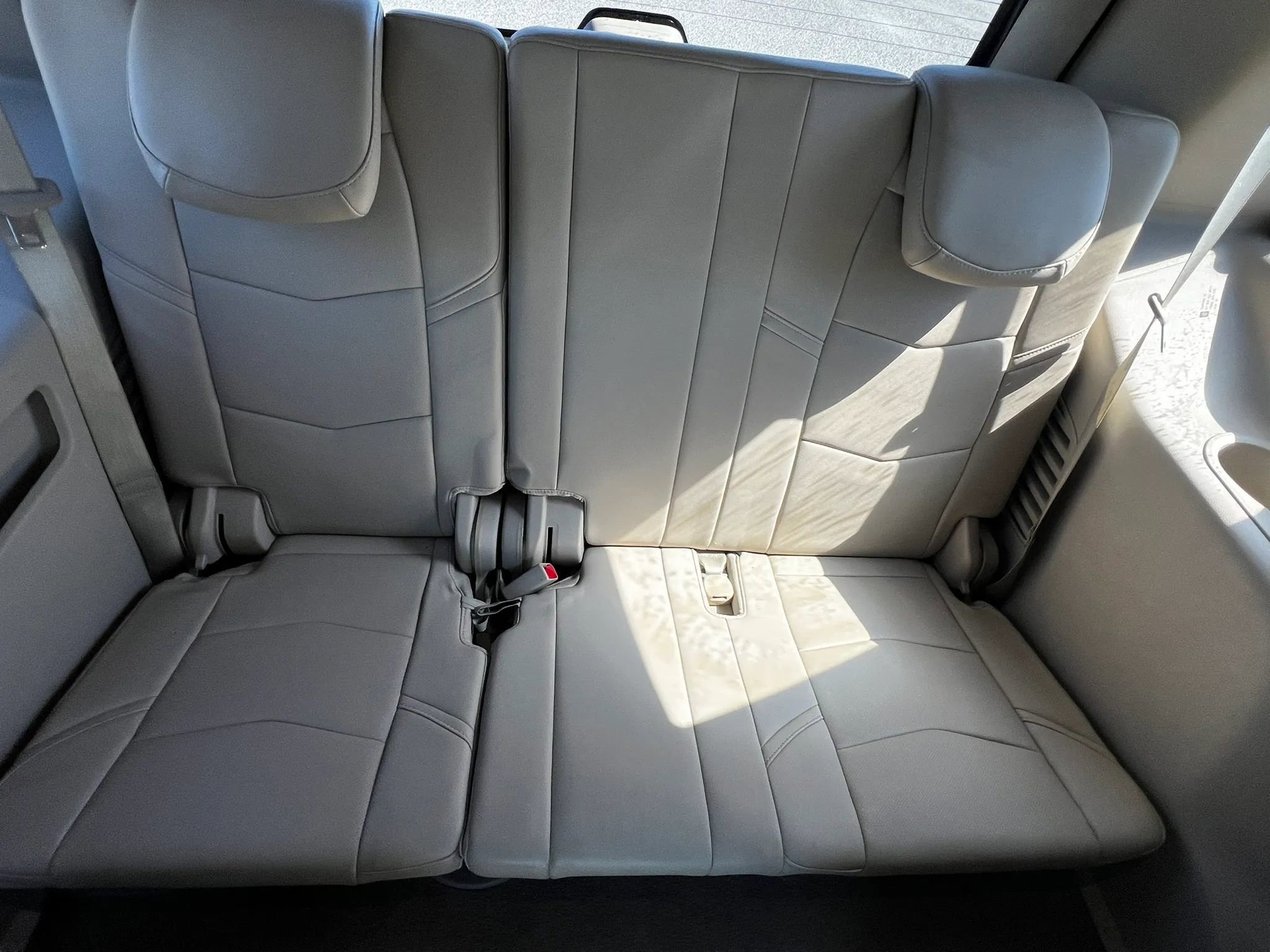 Used 2017 Cadillac Escalade Premium Luxury AWD/4WD image 12