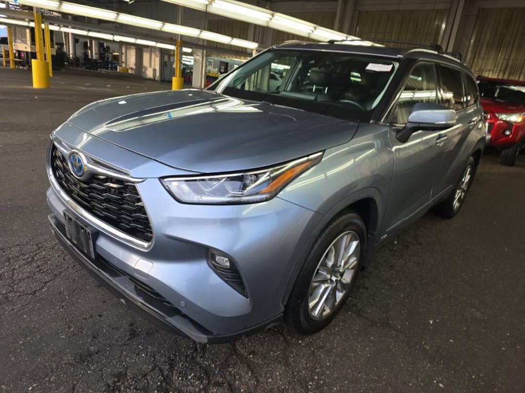 Used 2022 Toyota Highlander Limited image 1