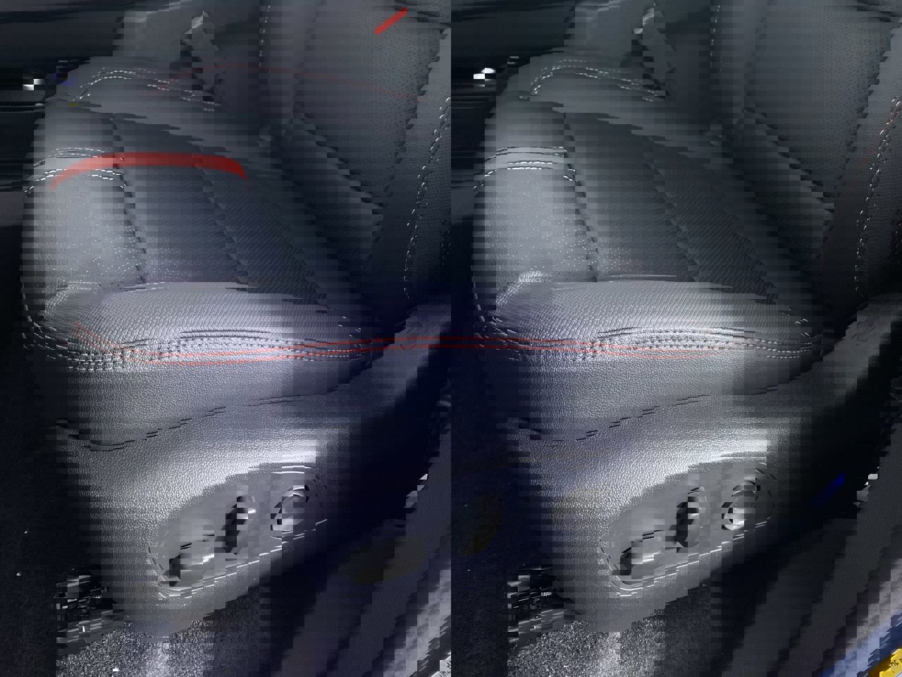 New 2026 Chevrolet Traverse RS w/ LPO, Floor Liner Package image 10