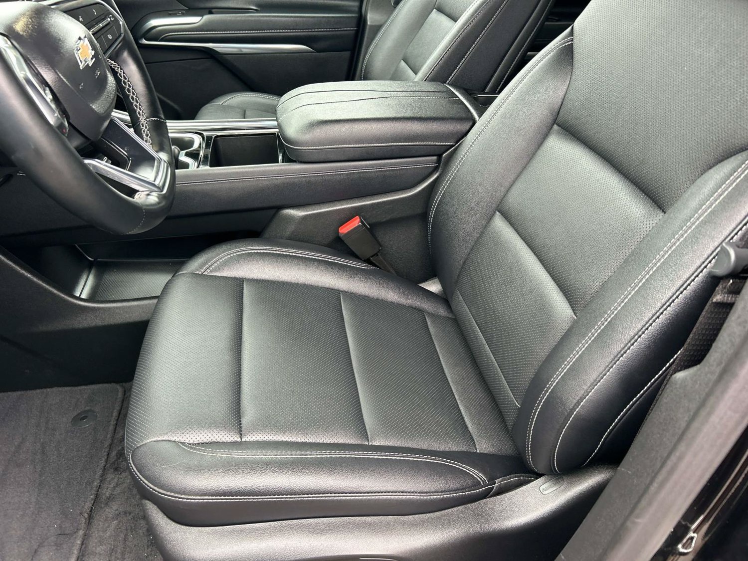 Used 2025 Chevrolet Traverse LT FWD image 31