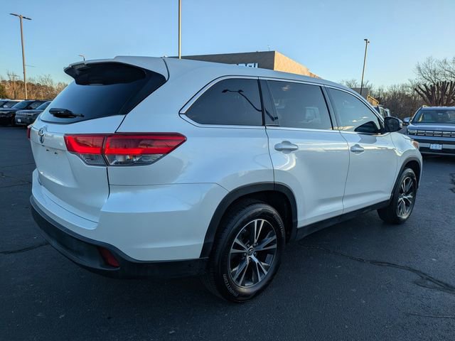 Used 2019 Toyota Highlander LE FWD image 4