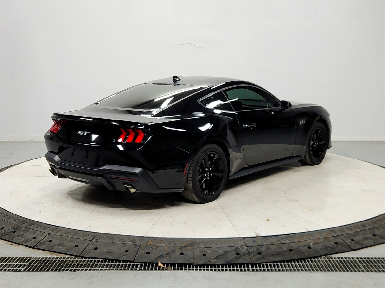 Used 2024 Ford Mustang GT image 7