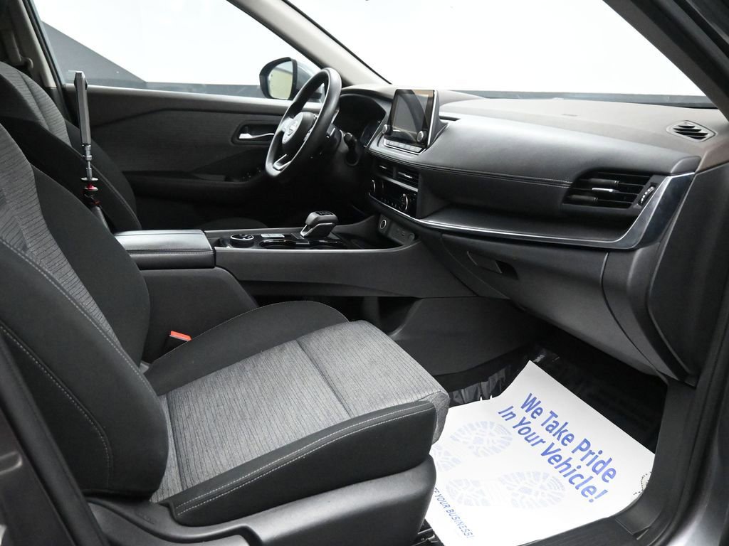 Used 2023 Nissan Rogue SV image 20