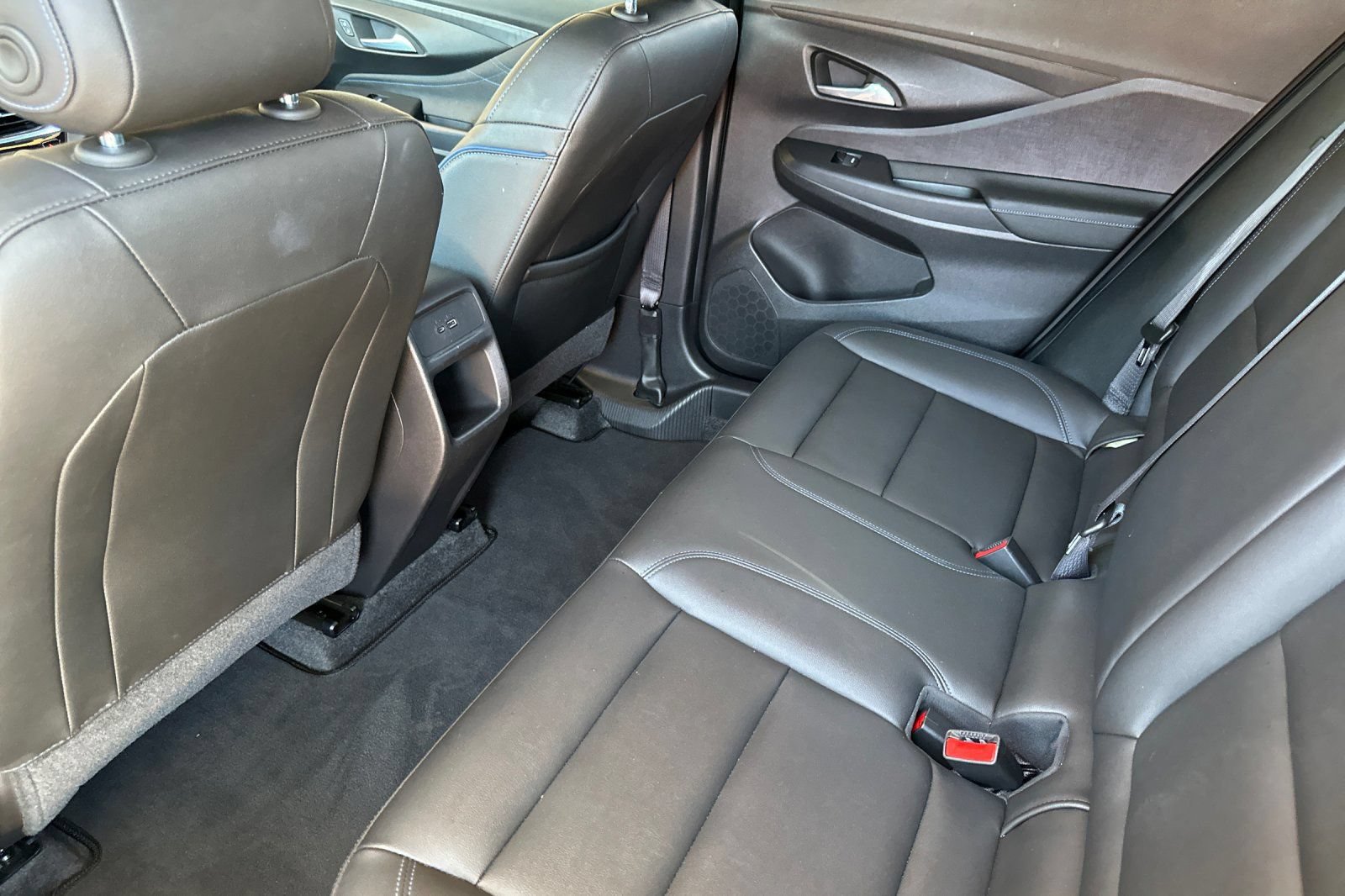 Certified 2025 Buick Envista Sport Touring FWD image 12