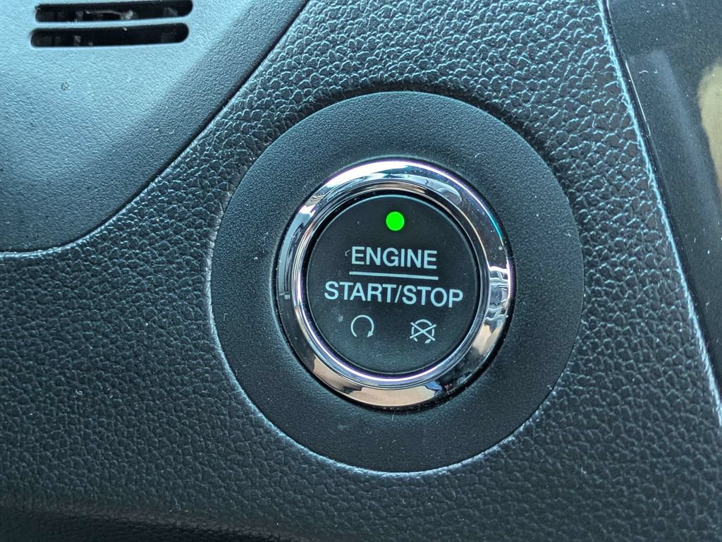 Used 2017 Ford Explorer XLT w/ Equipment Group 202A FWD image 26