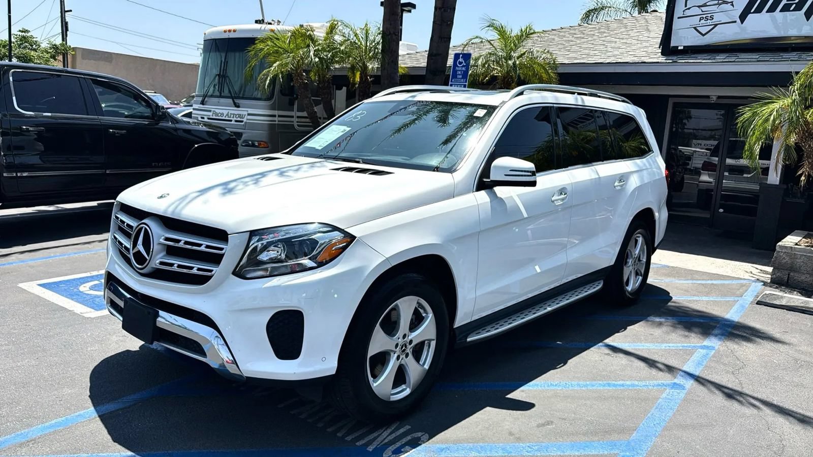 Used 2018 Mercedes-Benz GLS 450 4MATIC w/ Premium Package image 8