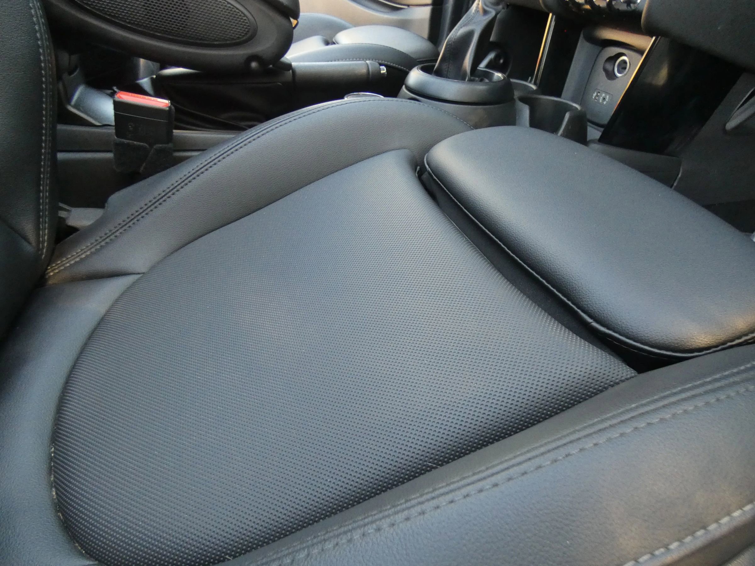 Used 2018 MINI Cooper S image 29