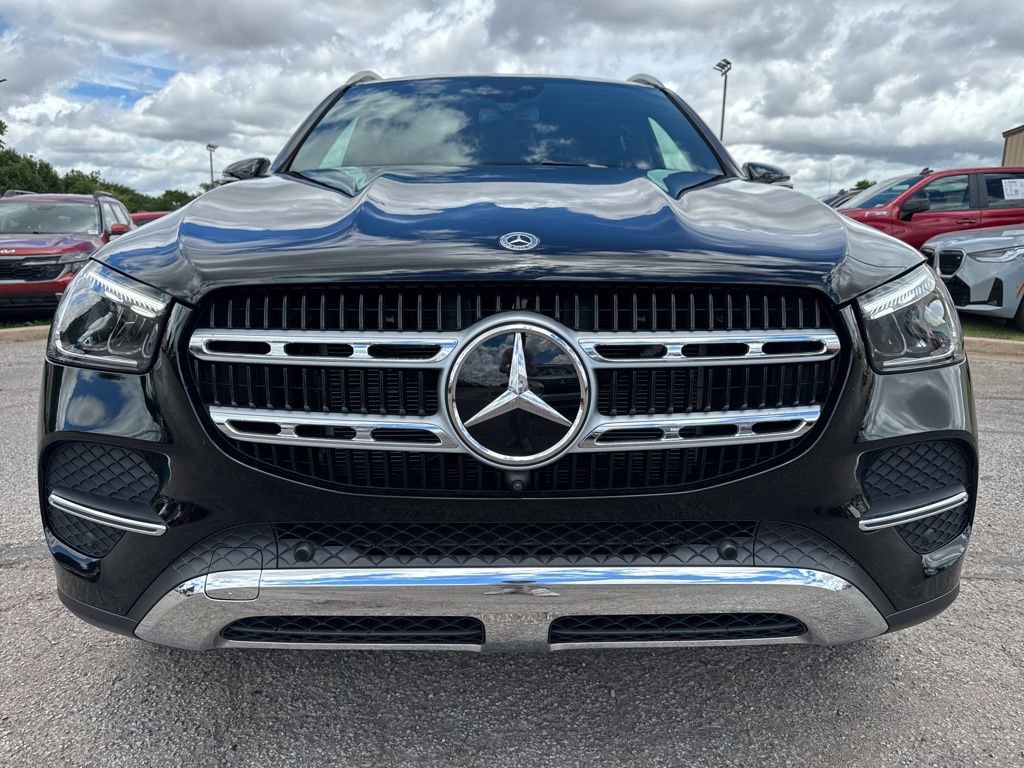 Used 2025 Mercedes-Benz GLE 450e 4MATIC w/ Driver Assistance Package image 2