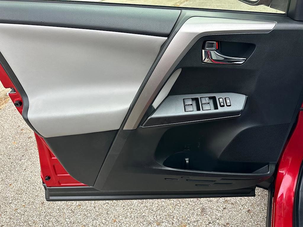 Certified 2017 Toyota RAV4 XLE AWD/4WD image 13