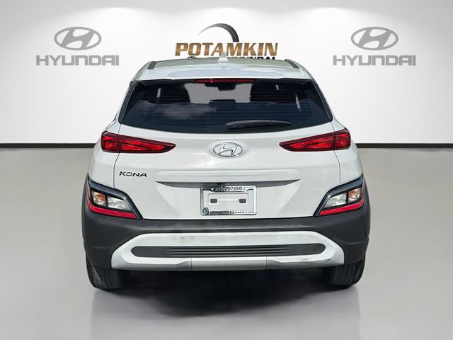 Used 2023 Hyundai Kona SE w/ Cargo Package FWD image 6
