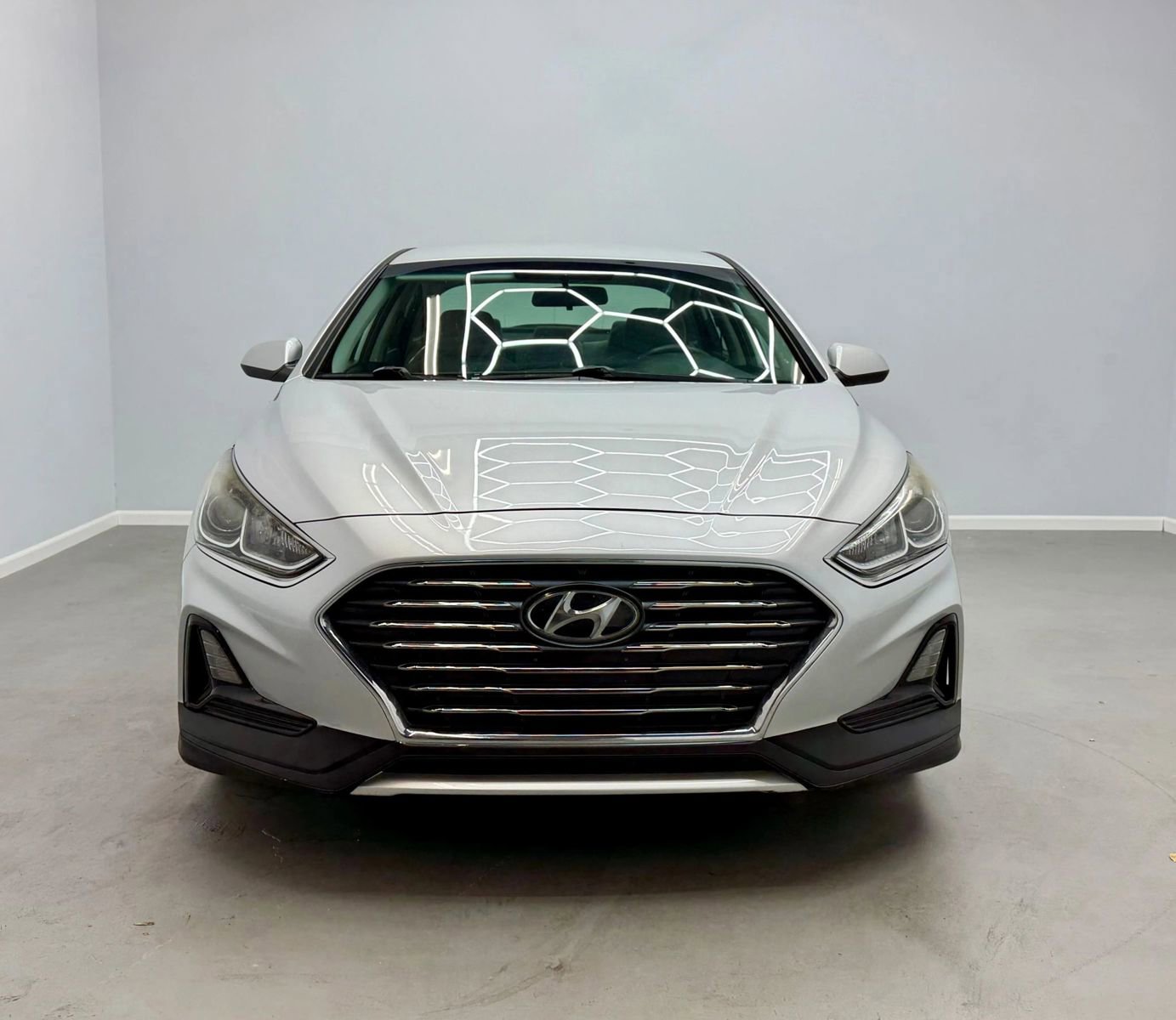Used 2018 Hyundai Sonata SE image 2