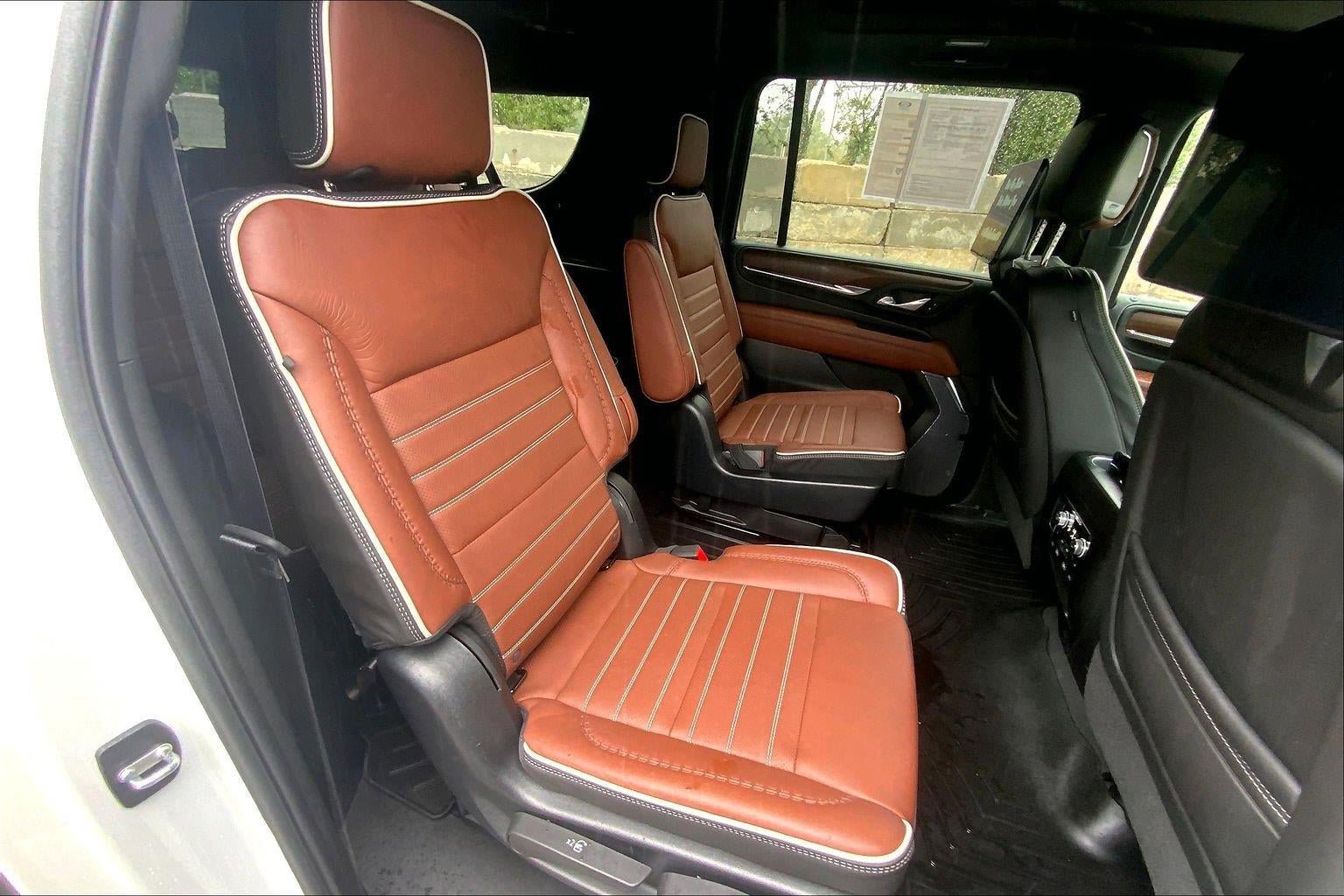 Used 2023 GMC Yukon XL Denali Ultimate AWD/4WD image 24