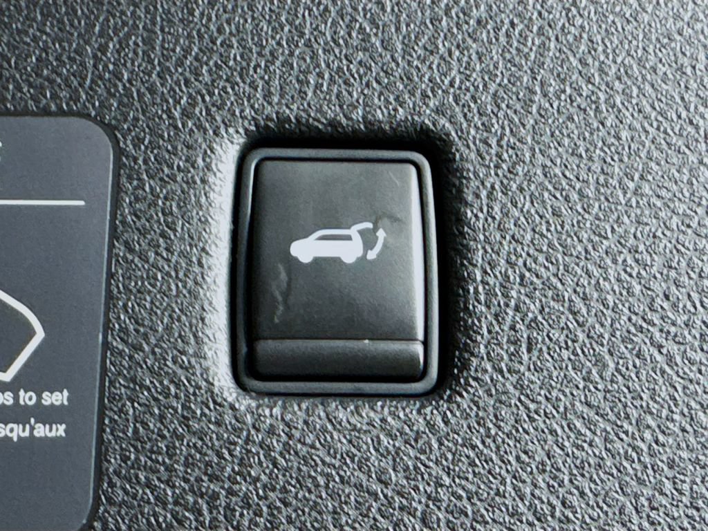 Certified 2022 INFINITI QX50 Essential FWD image 35