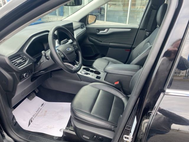Used 2025 Ford Escape Platinum image 7