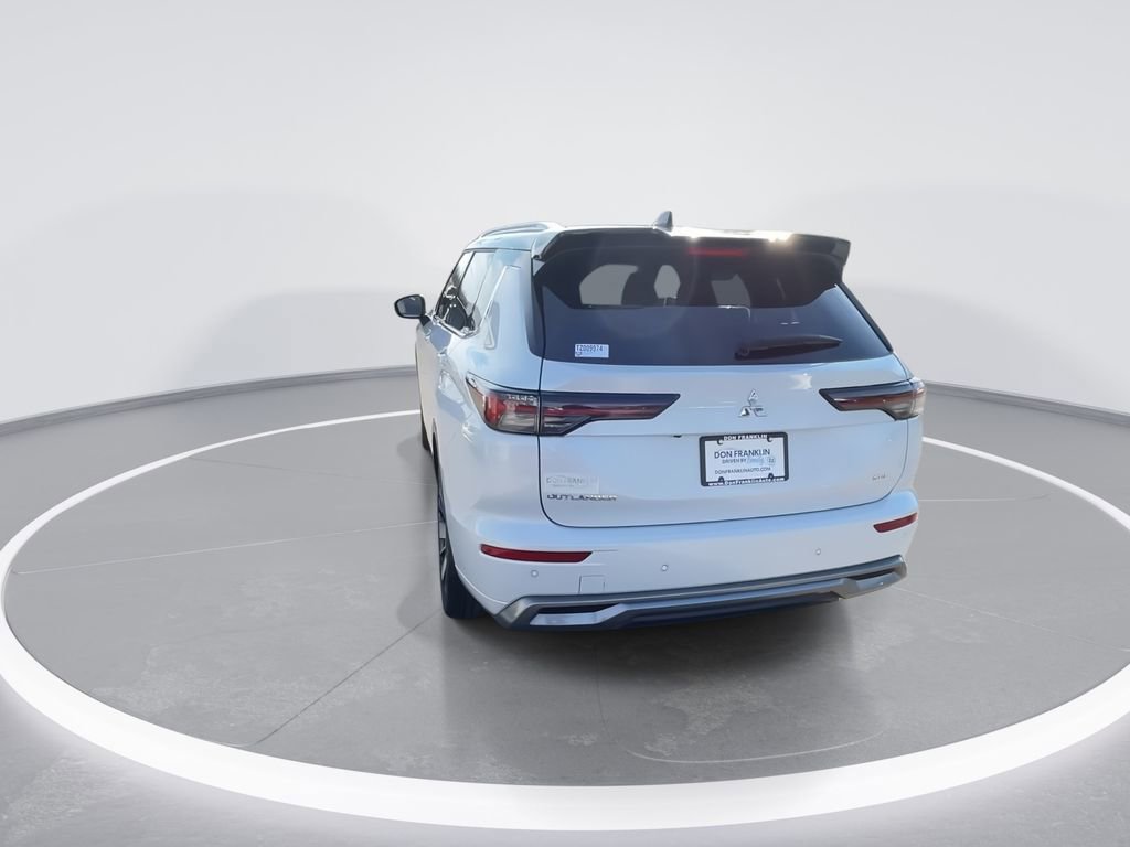 New 2026 Mitsubishi Outlander SEL image 7