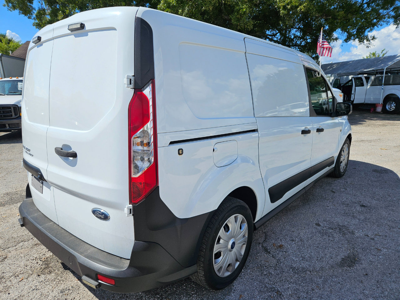 Used 2020 Ford Transit Connect XL image 5