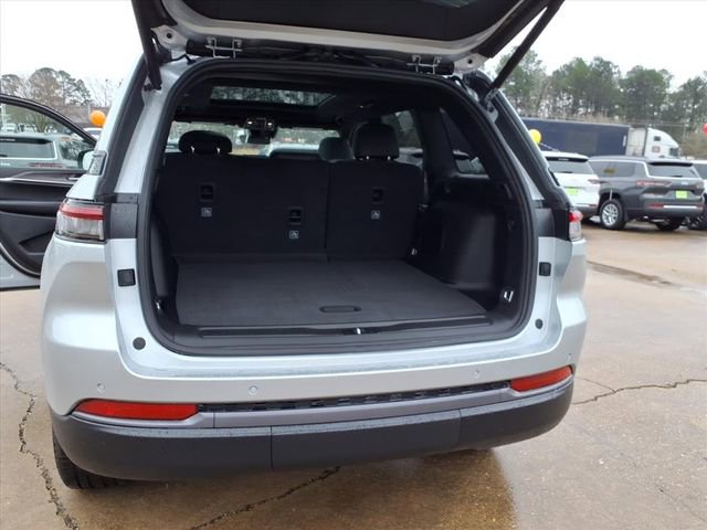 New 2026 Jeep Grand Cherokee Limited w/ Limited Altitude Package image 18