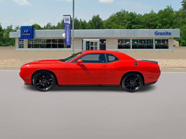 Used 2018 Dodge Challenger R/T w/ Blacktop Package RWD image 10