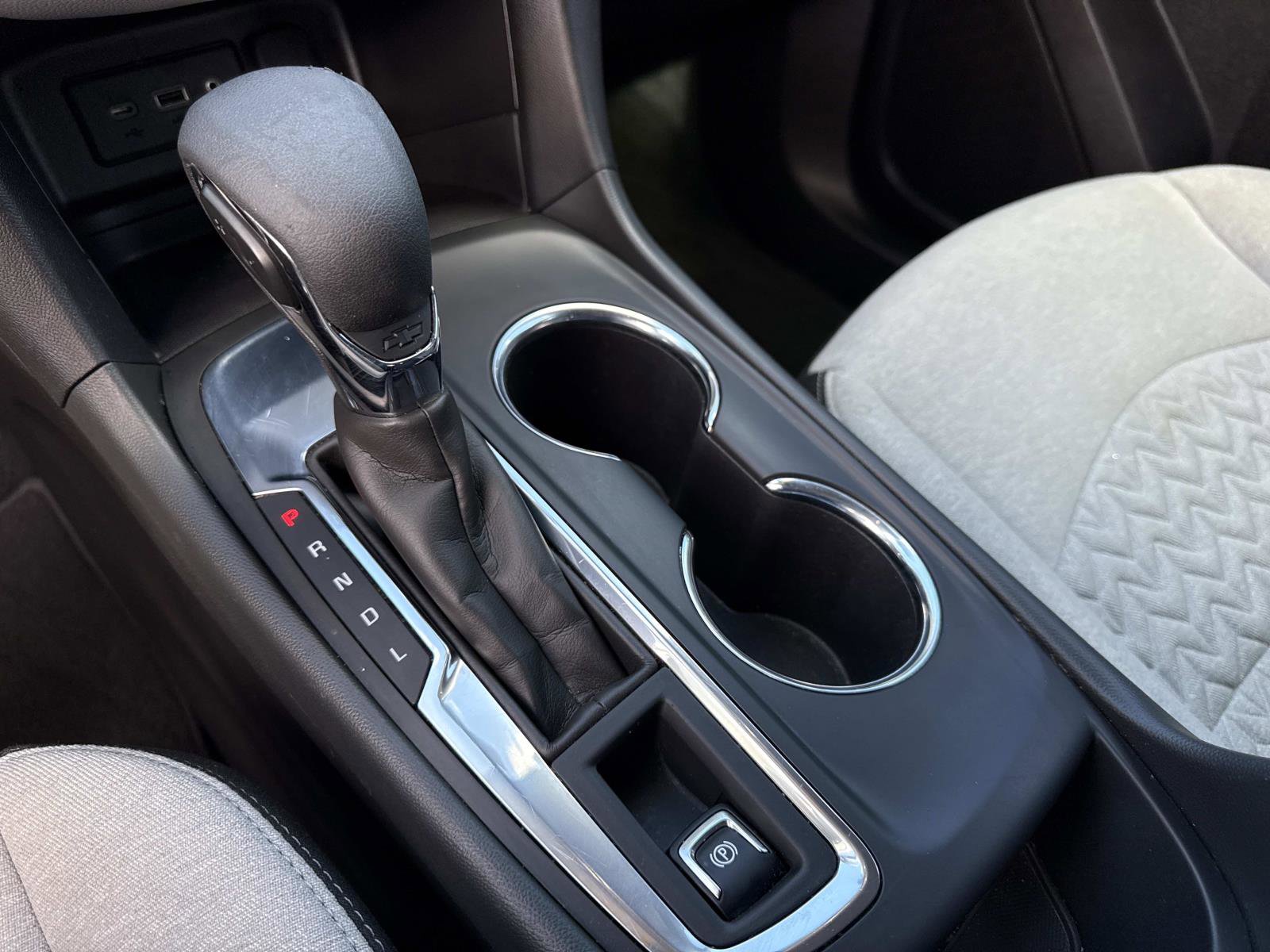 Used 2024 Chevrolet Equinox LS w/ LS Convenience Package image 29