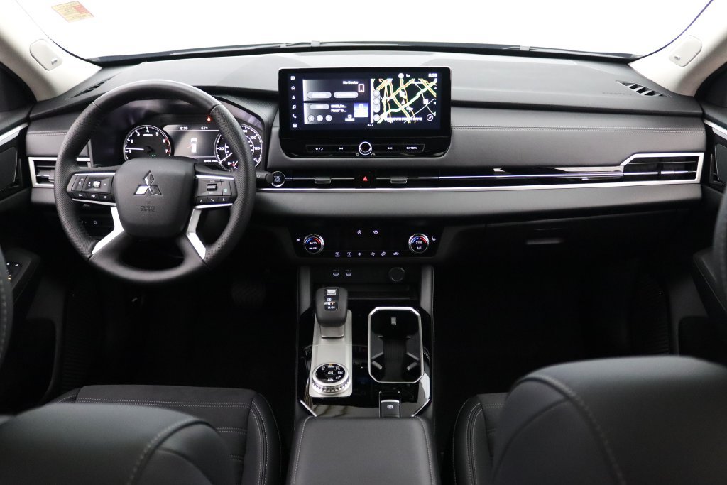 Used 2026 Mitsubishi Outlander AWD image 26