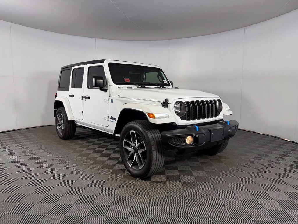 Used 2024 Jeep Wrangler Unlimited w/ Convenience Group AWD/4WD image 5