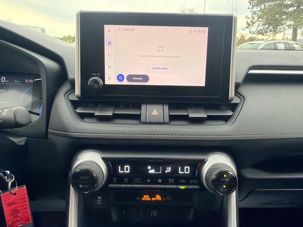 Used 2025 Toyota RAV4 LE AWD/4WD image 31