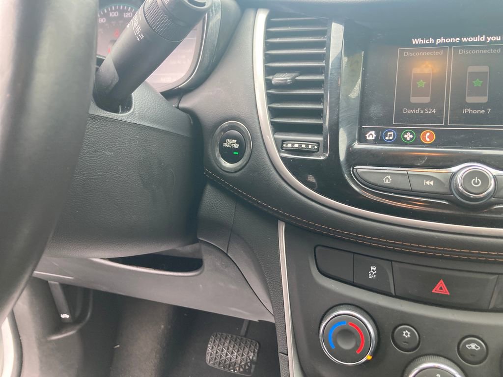 Used 2022 Chevrolet Trax LT w/ Driver Confidence Package image 21