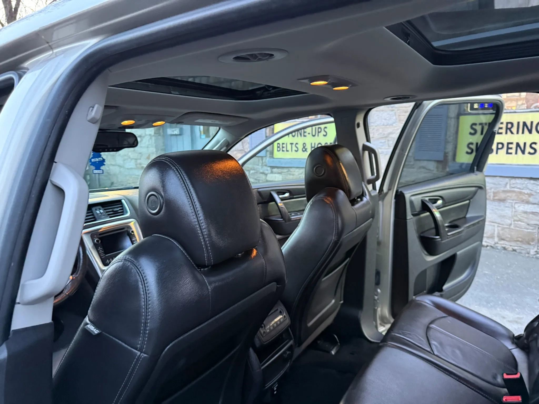 Used 2016 GMC Acadia SLT w/ Open Road Package FWD image 21