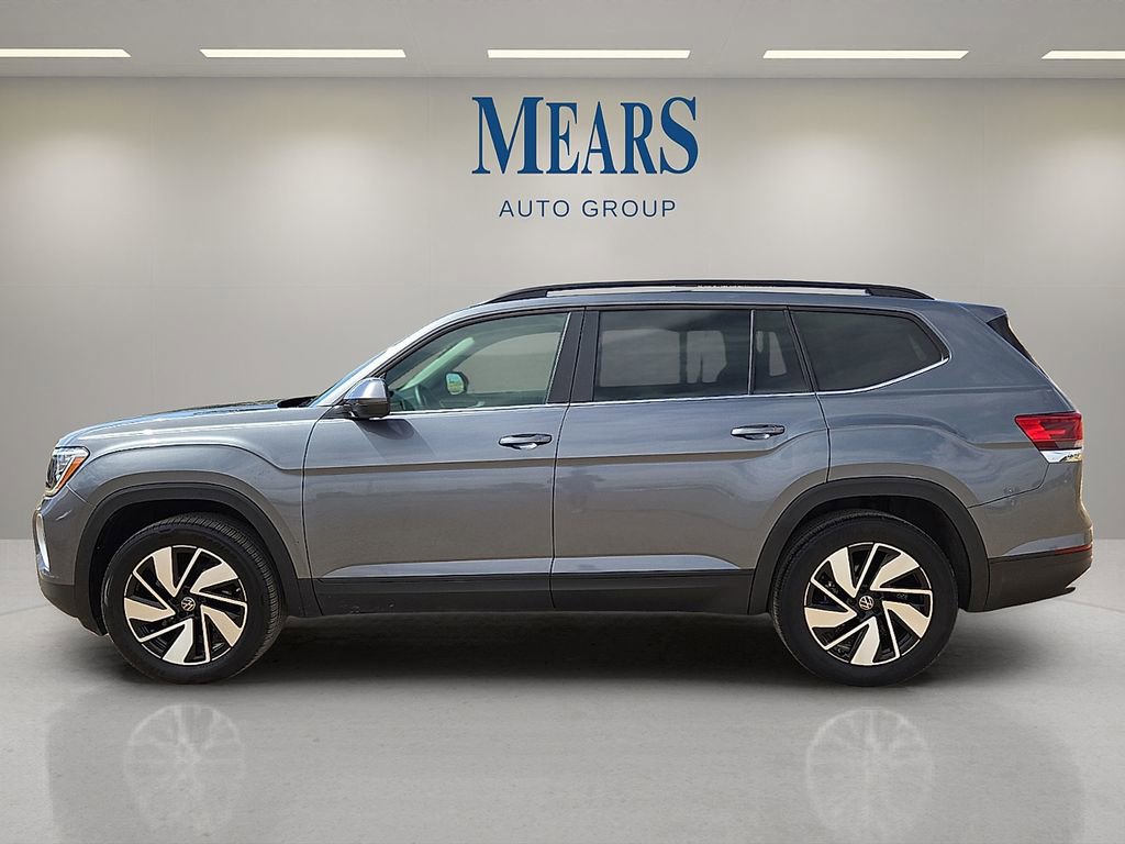 Used 2025 Volkswagen Atlas SE FWD image 2