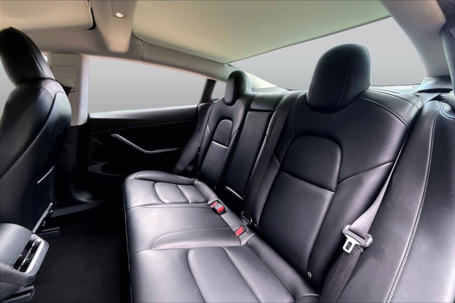 Used 2021 Tesla Model 3 Standard Range Plus RWD image 18
