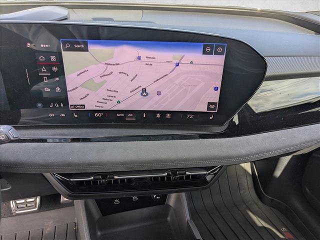 Used 2025 Audi SQ6 e-tron Premium Plus AWD/4WD image 11