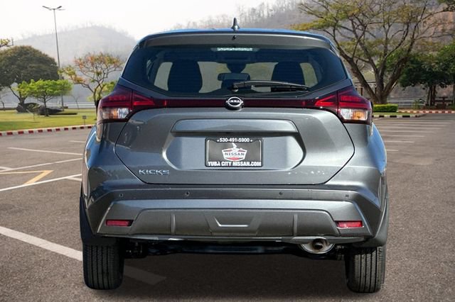 Certified 2025 Nissan Kicks Play S FWD image 4