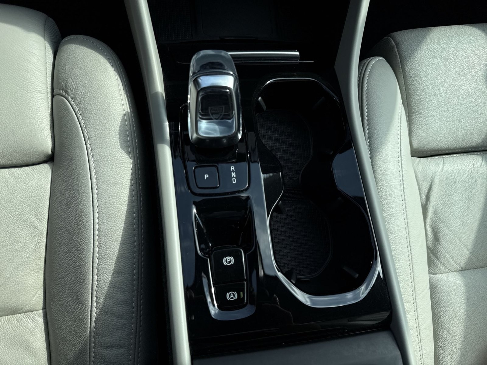 Certified 2023 Volvo XC40 B5 Ultimate w/ Climate Package AWD/4WD image 22