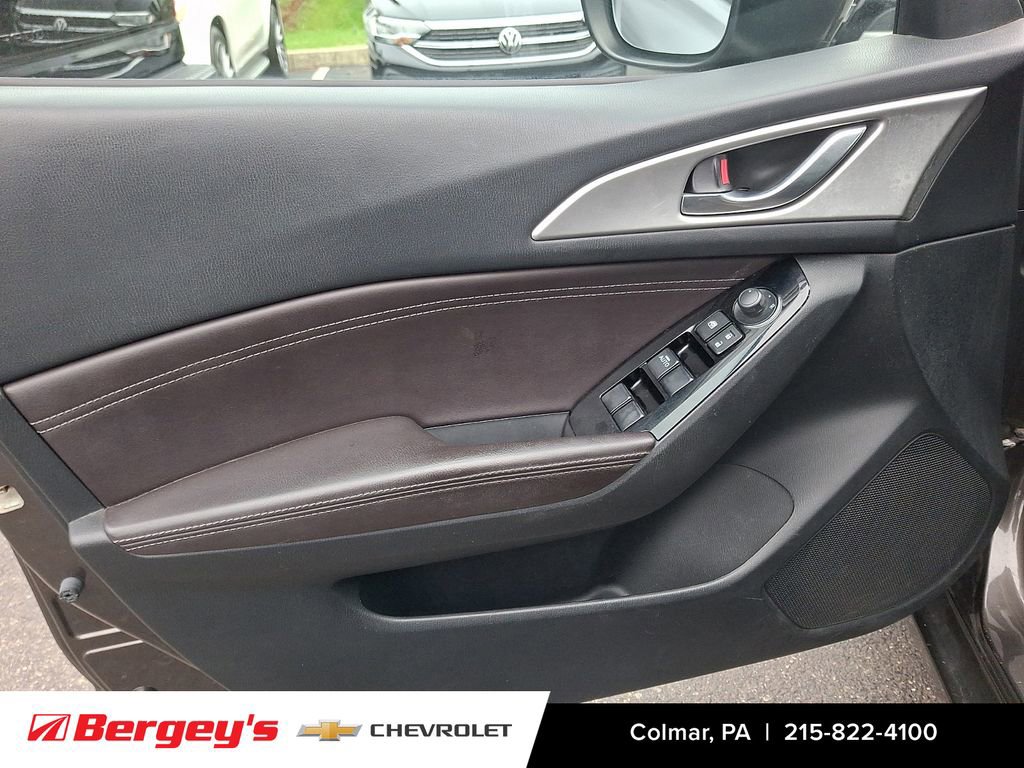 Used 2017 MAZDA MAZDA3 Touring FWD image 15