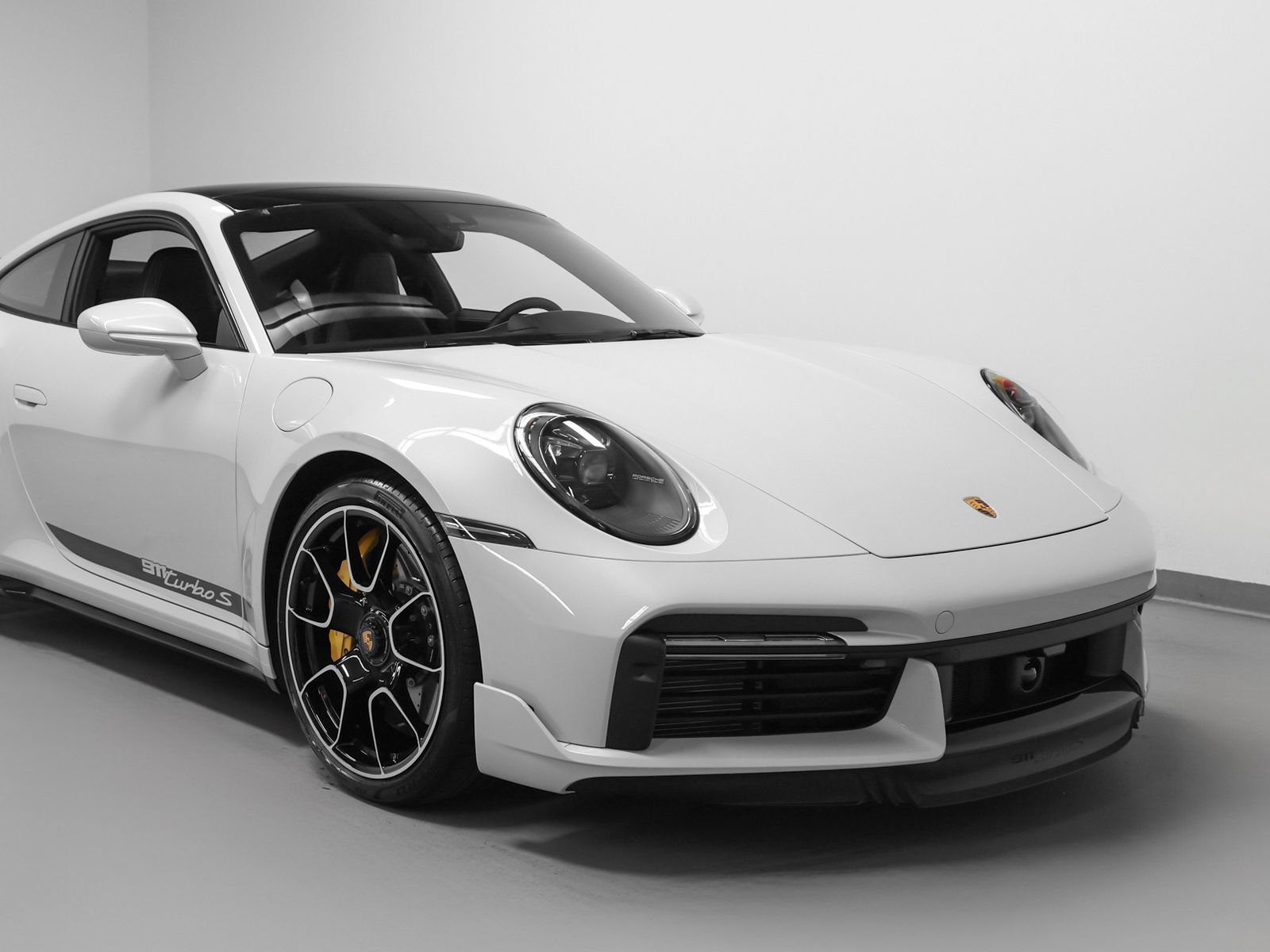 Certified 2025 Porsche 911 Turbo S AWD/4WD image 9