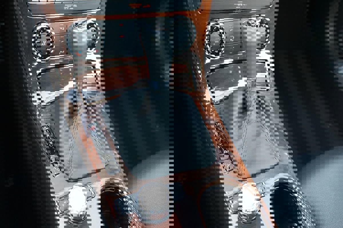 Used 2014 Mercedes-Benz SLK 350 image 26