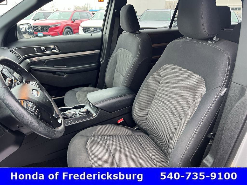 Used 2019 Ford Explorer XLT w/ Class III Trailer Tow Package image 14