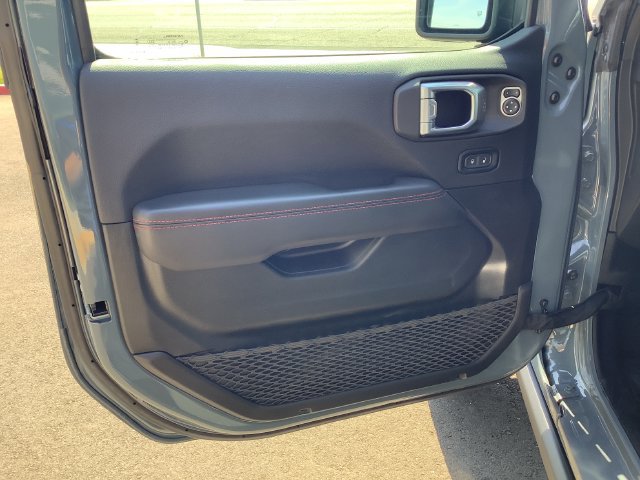 Used 2024 Jeep Wrangler Unlimited Rubicon w/ Safety Group AWD/4WD image 9