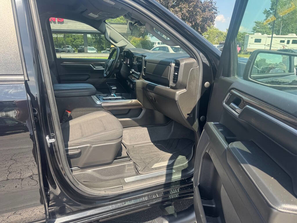 Used 2023 Chevrolet Silverado 1500 RST w/ Redline Edition image 12