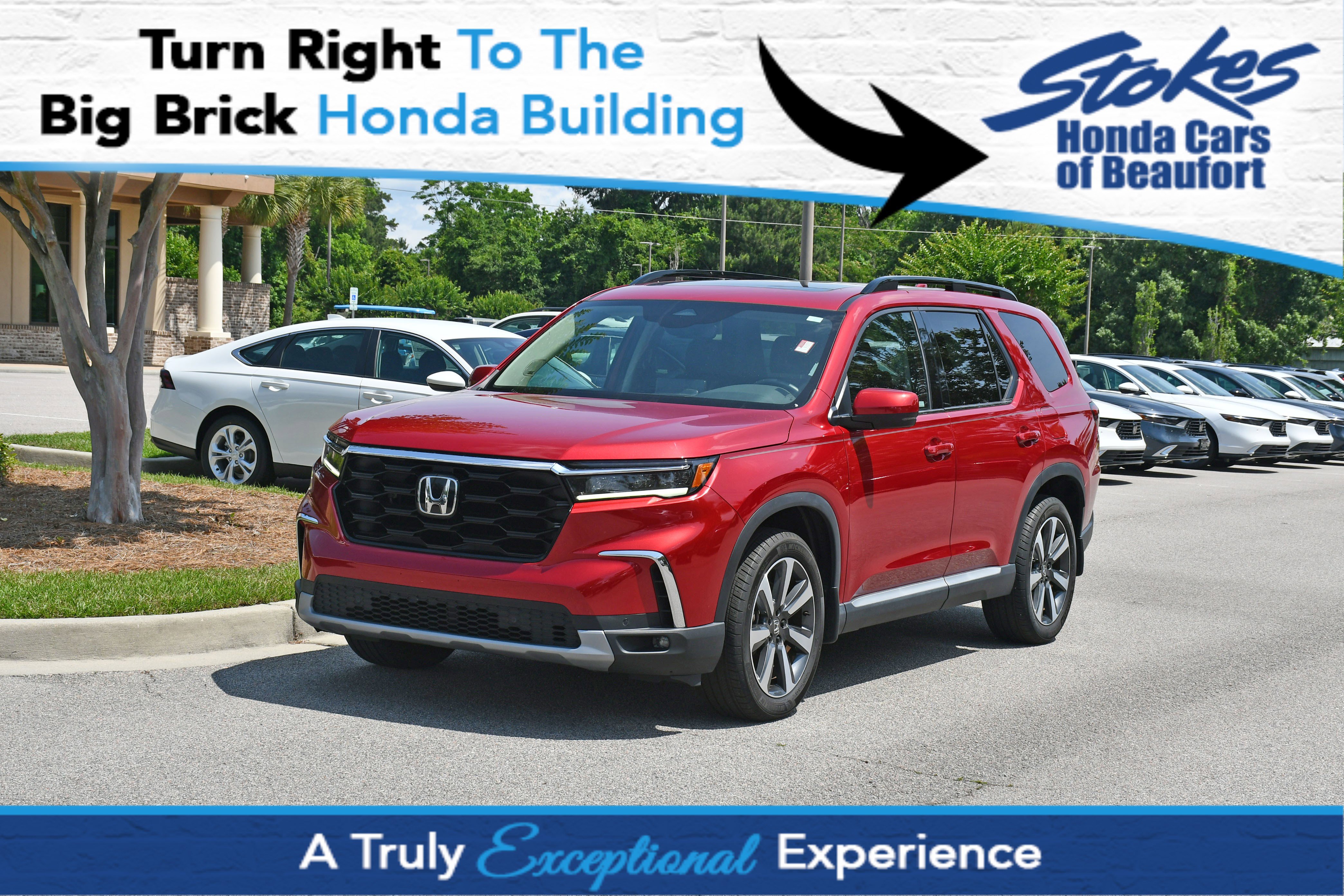 Used 2024 Honda Pilot Touring image 1