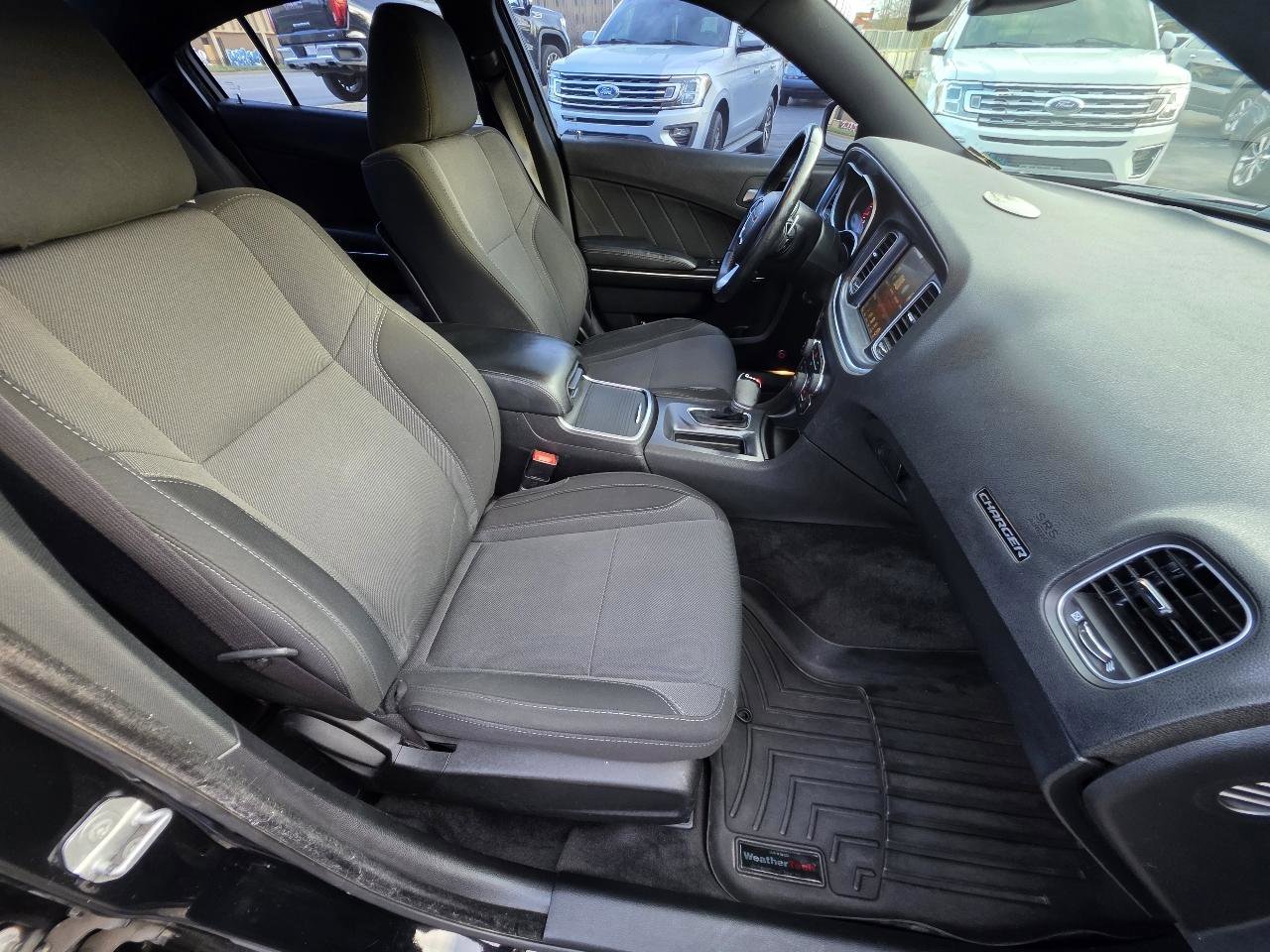 Used 2015 Dodge Charger SXT w/ Rallye Group image 39