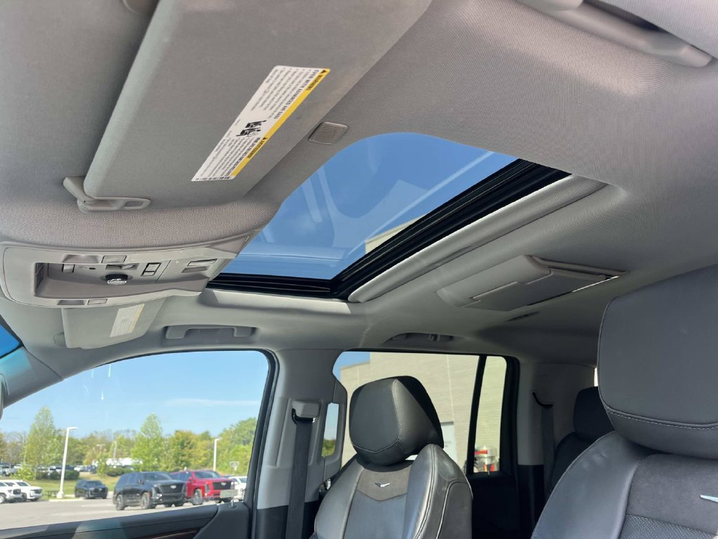 Used 2018 Cadillac Escalade ESV Premium Luxury AWD/4WD image 33