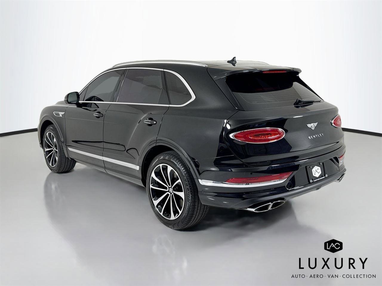 Used 2024 Bentley Bentayga AWD/4WD image 8