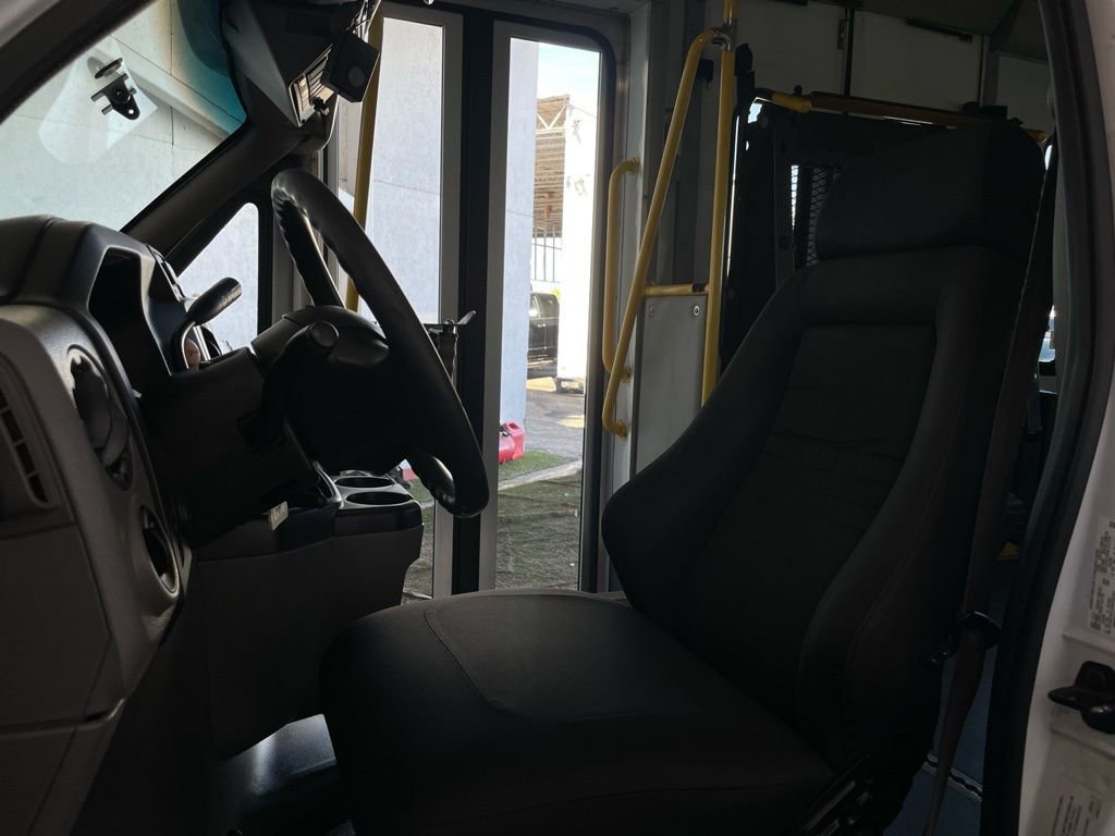 Used 2016 Ford E-350 and Econoline 350 Super Duty RWD image 14