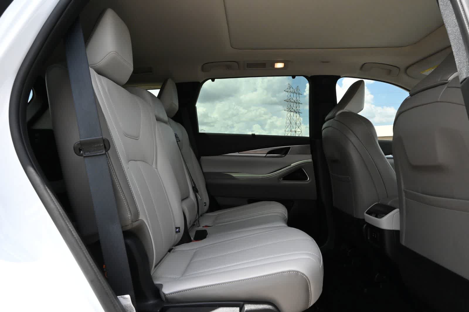 Certified 2026 INFINITI QX60 Luxe w/ Cargo Package FWD image 20