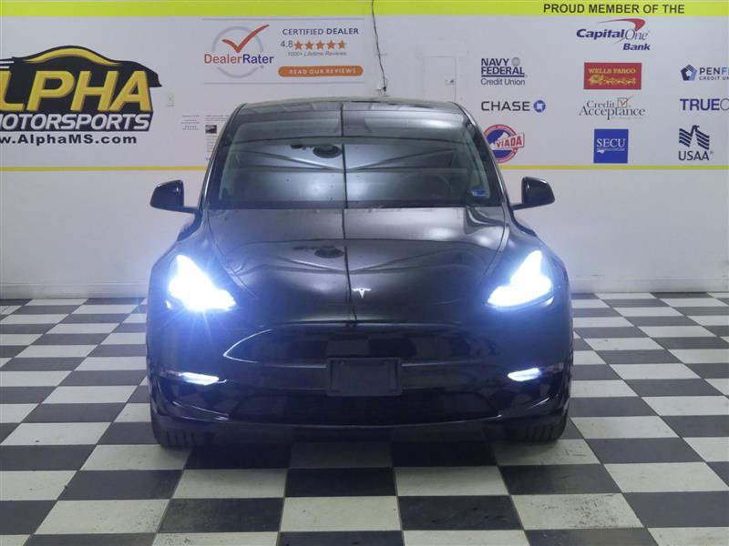 Used 2023 Tesla Model Y Long Range image 2