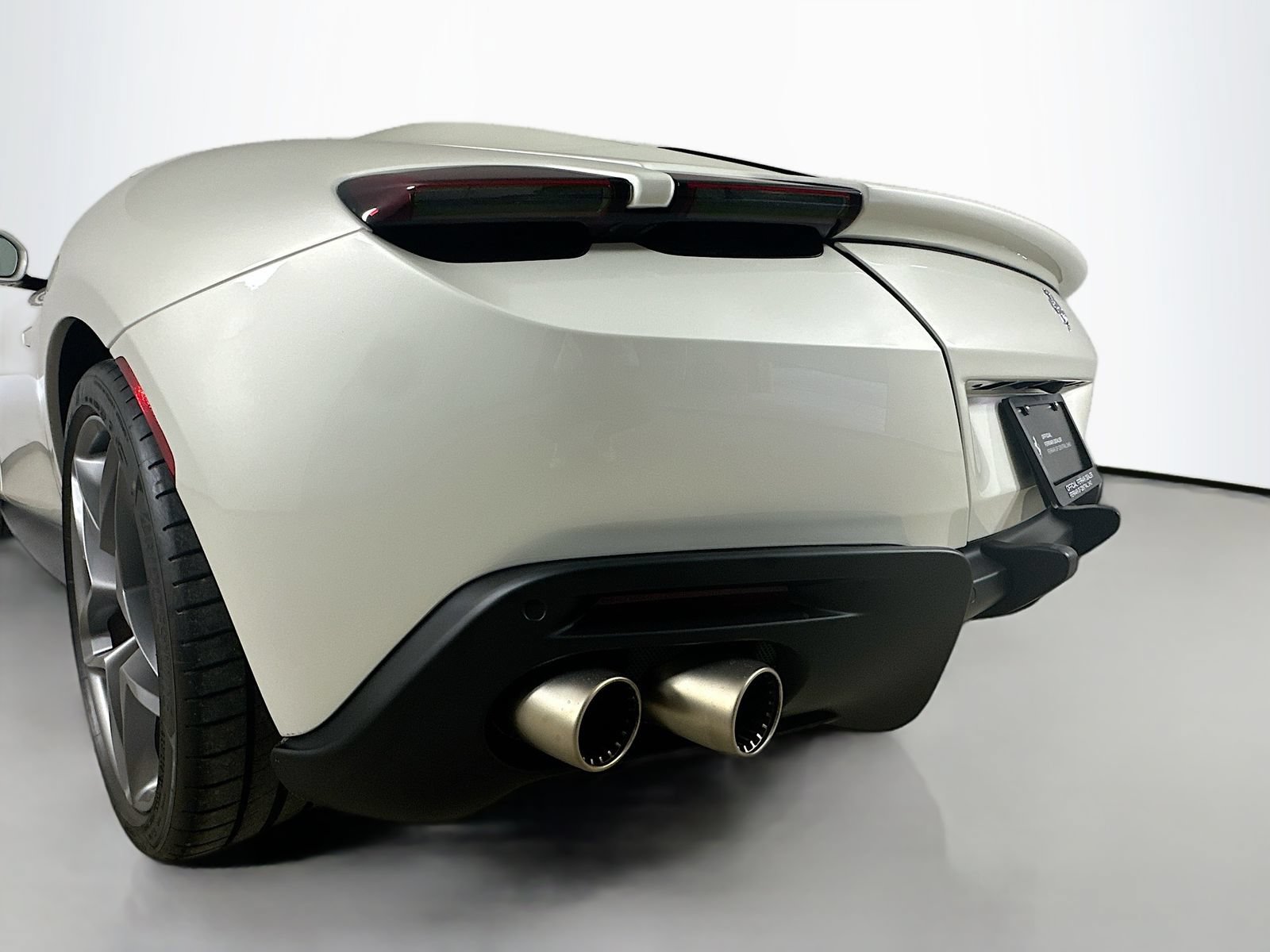 Used 2024 Ferrari Roma Spider RWD image 38